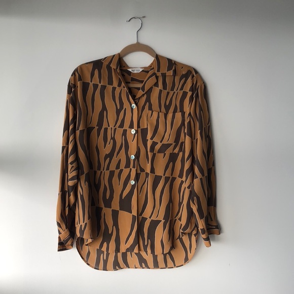 tiger print shirt